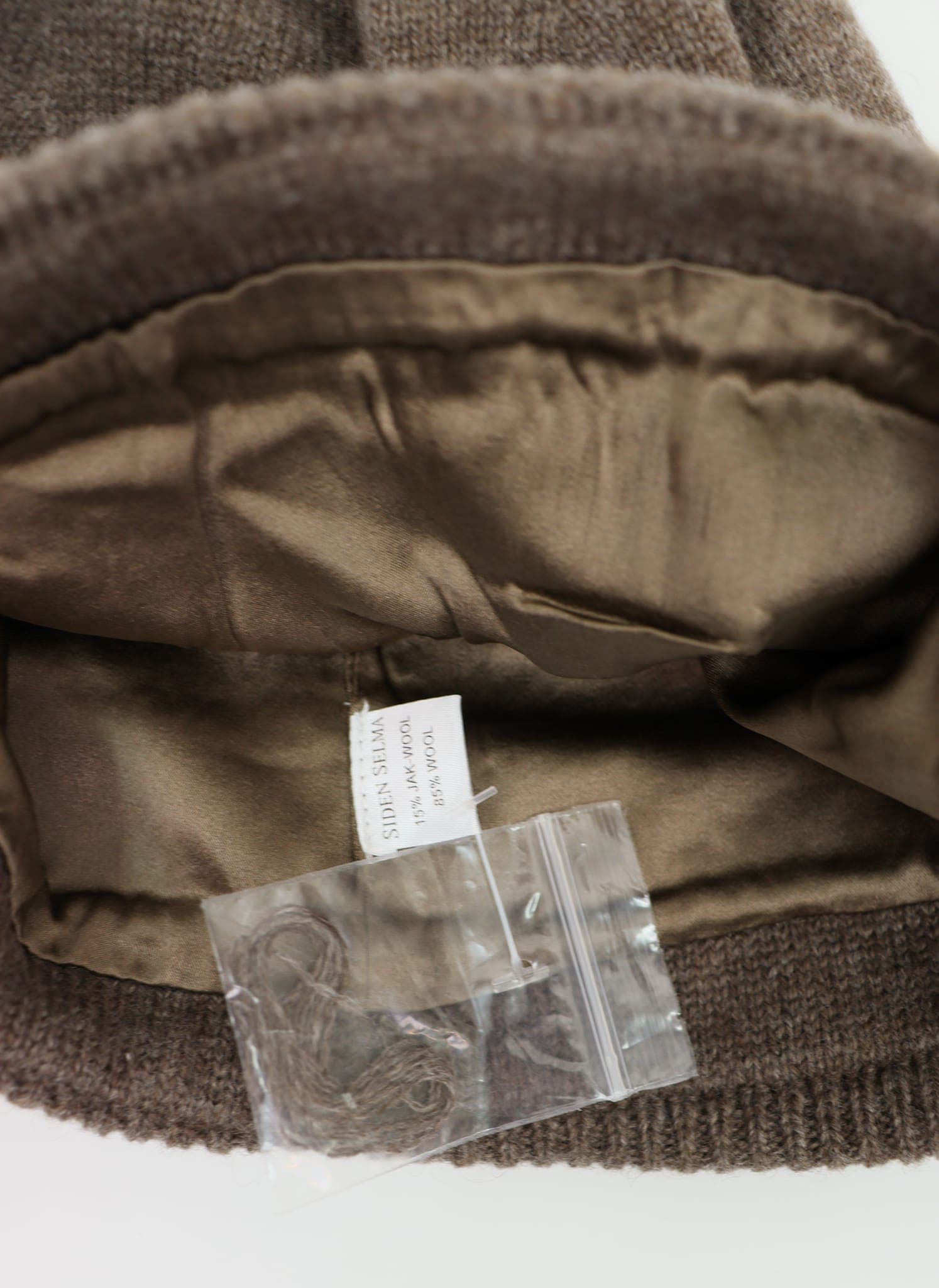 Wool hat with silk lining, Mocca