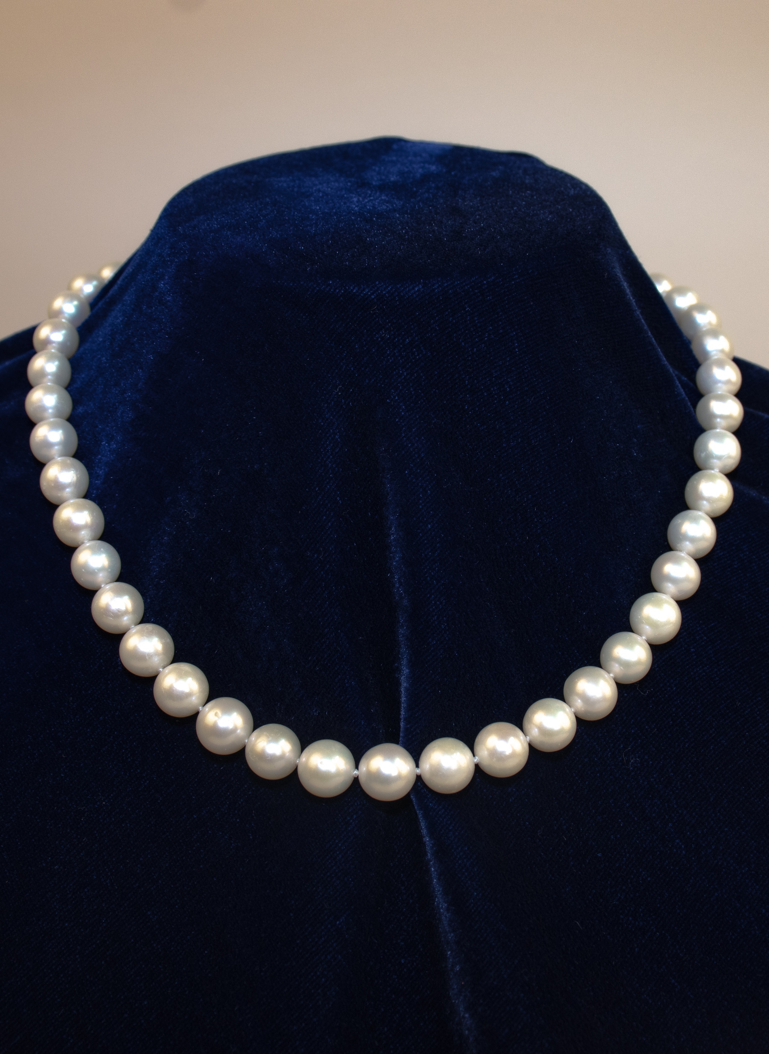 Necklace With Round Genuine Freshwater Pearls, Classic