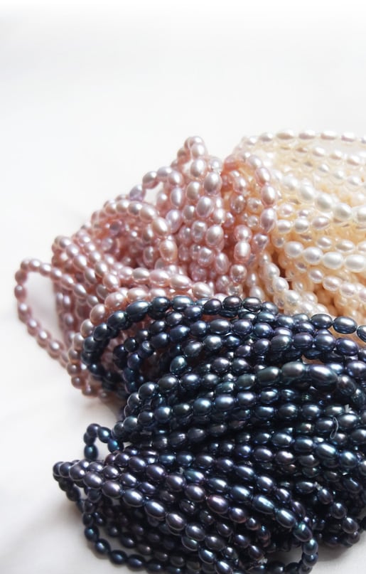 Genuine freshwater pearls bracelets