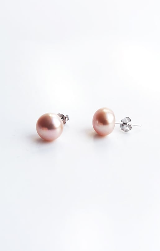 Genuine freshwater pearls earrings