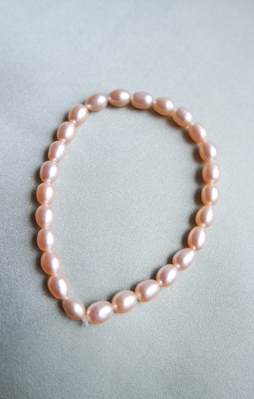Genuine freshwater pearls bracelet